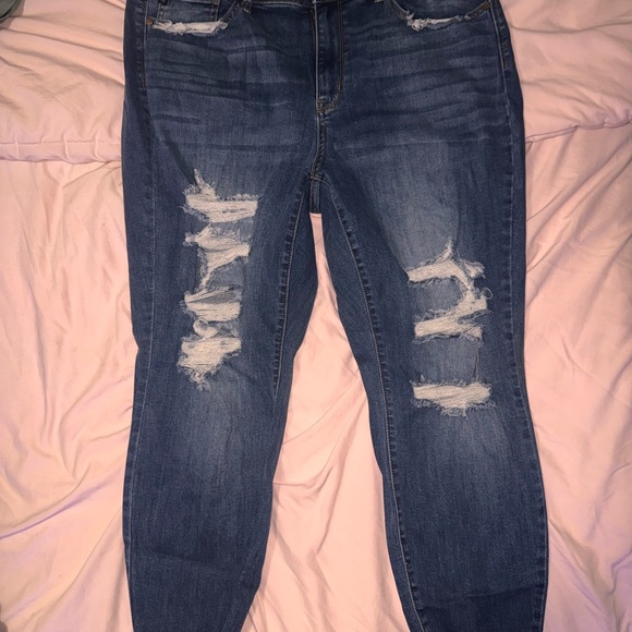 Judy Blue Distressed Skinny Jeans in Dark Blue - Picture 1 of 2
